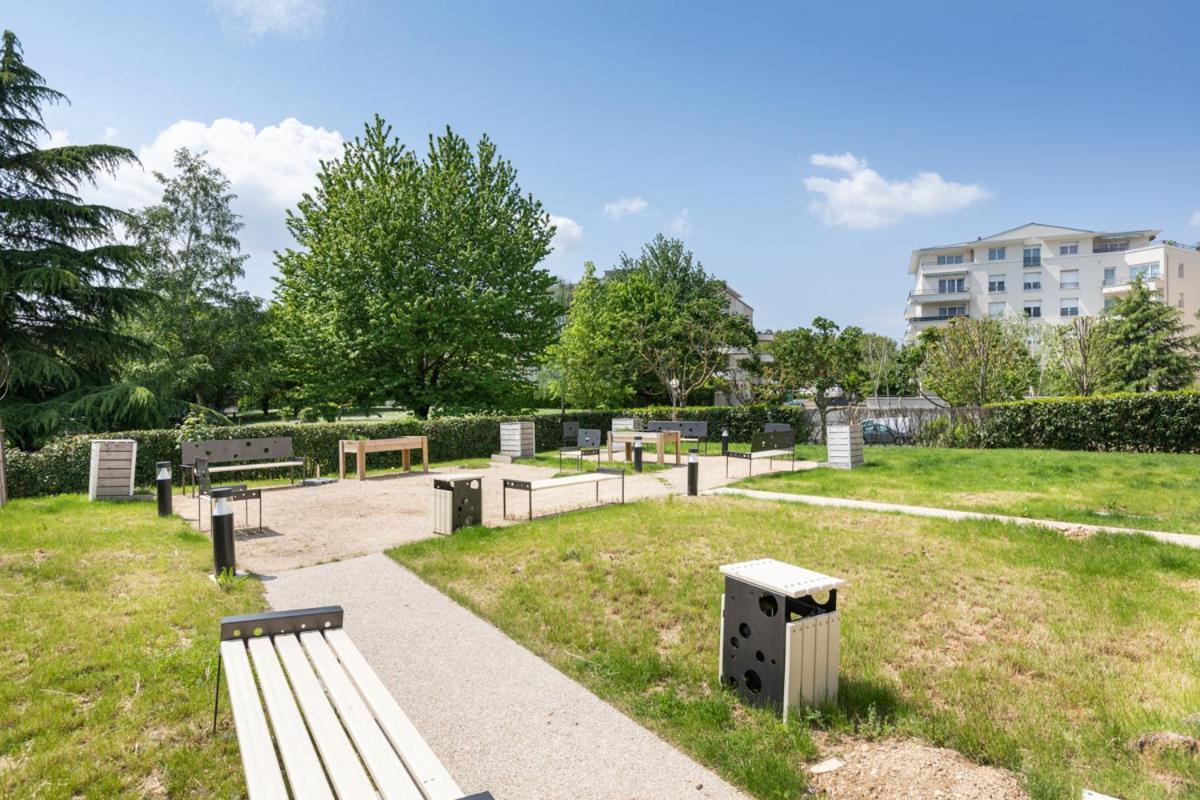 Oh Activ Cergy Aparthotel ภายนอก รูปภาพ